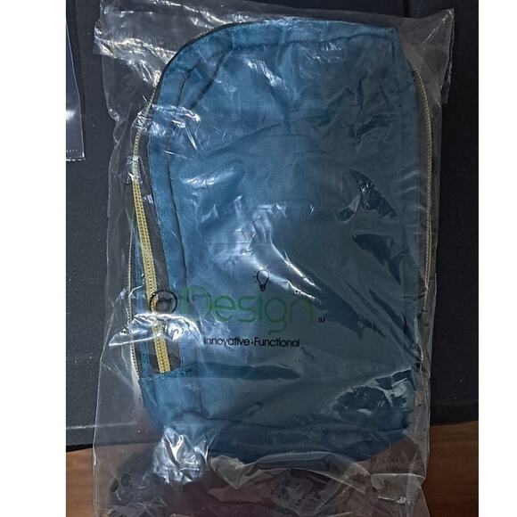 @Design Unisex RFID Smartphone Compatible 3 Zip Pocket Crossbody Purse Bag - Picture 2 of 3